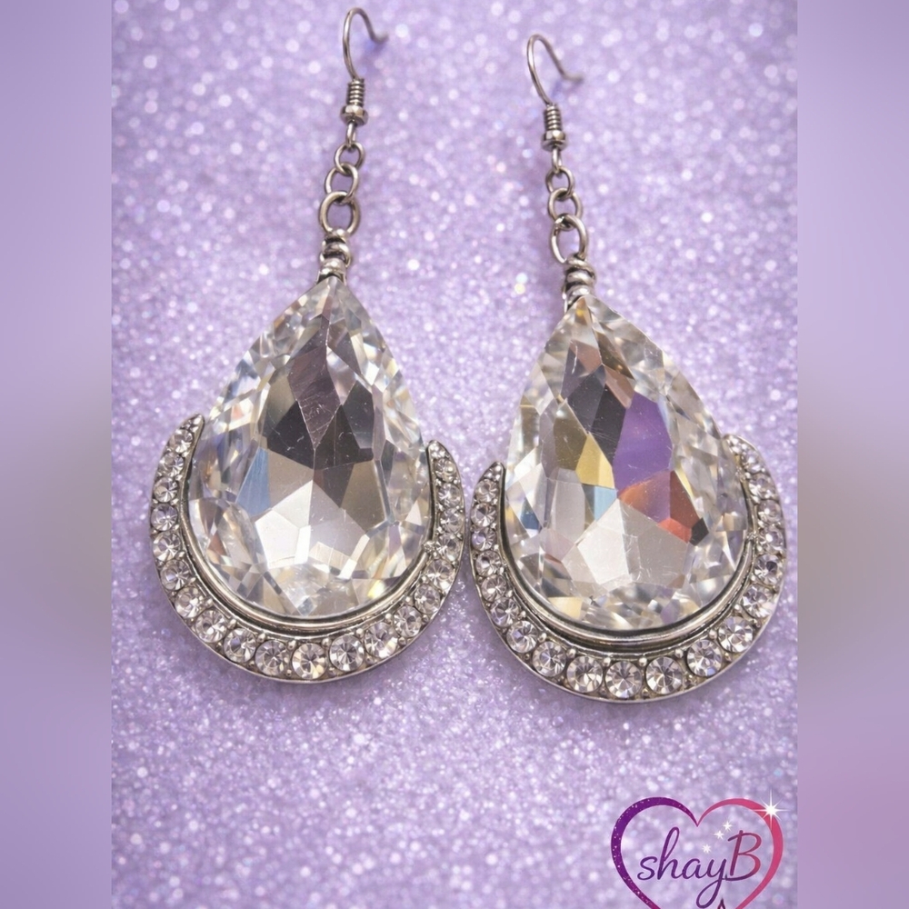 Paparazzi Silver Teardrop Crystal Earrings